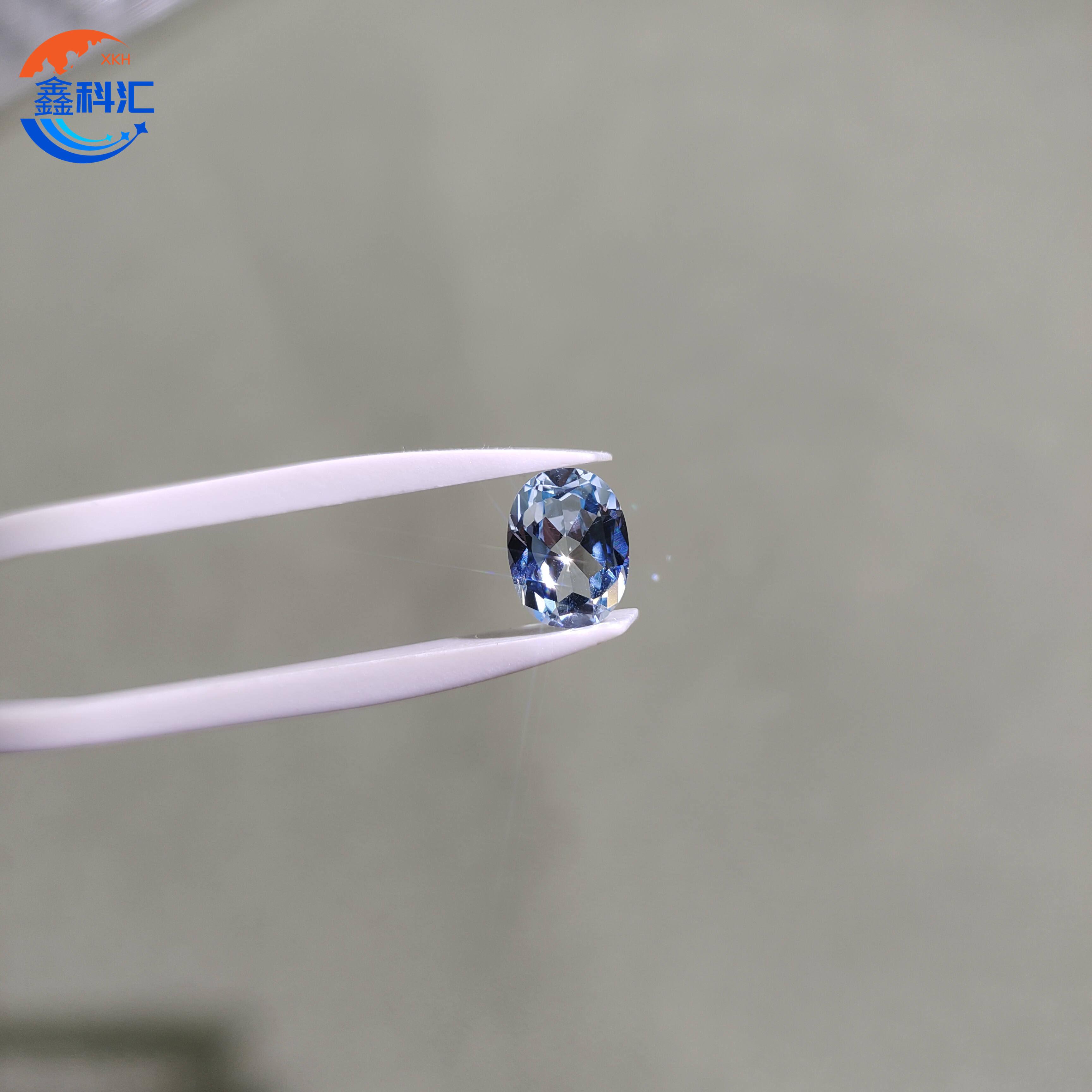 China Lab-Created Sea Blue Raw Sapphire Gemstone, Mohs Hardness 9